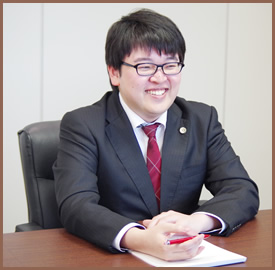 佐藤弁護士の写真(2)